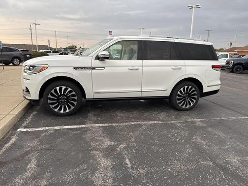2022 Lincoln Navigator Black Label