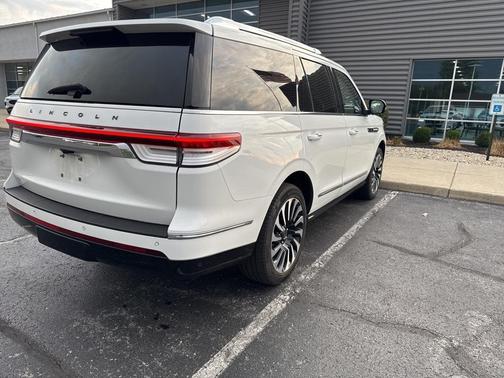 2022 Lincoln Navigator Black Label