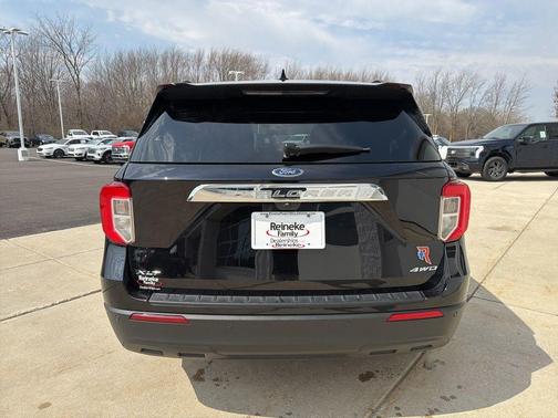 Agate Black Metallic 2023 Ford Explorer XLT