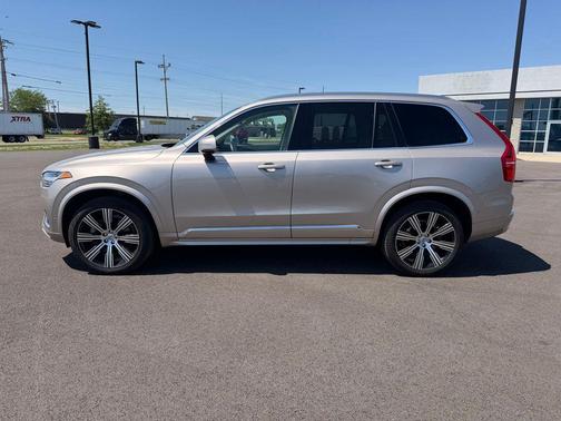 Bright 2024 Volvo XC90 B6 Plus Bright Theme 6-Seater