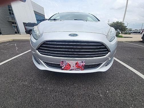 Ingot Silver Metallic 2014 Ford Fiesta SE