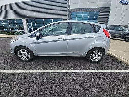 Ingot Silver Metallic 2014 Ford Fiesta SE