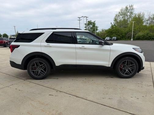 Star White 2025 Ford Explorer ST