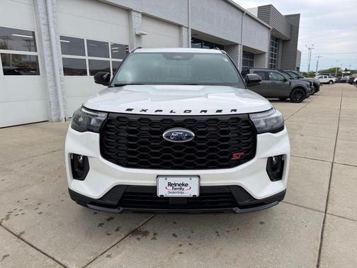 Star White 2025 Ford Explorer ST