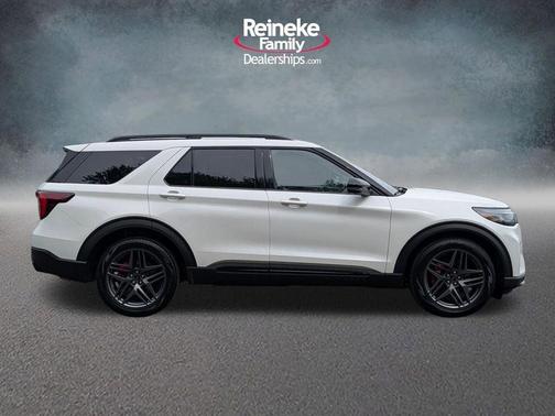Star White 2025 Ford Explorer ST