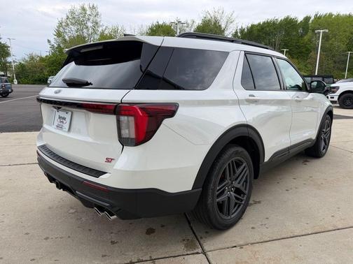 Star White 2025 Ford Explorer ST