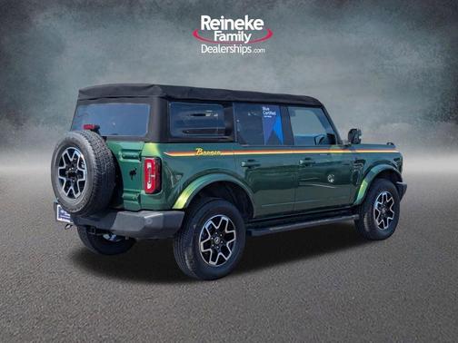 Green Metallic 2022 Ford Bronco Outer Banks