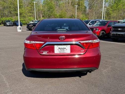 Pearl 2016 Toyota Camry LE