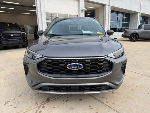 Carbonized Gray Metallic 2023 Ford Escape ST-Line