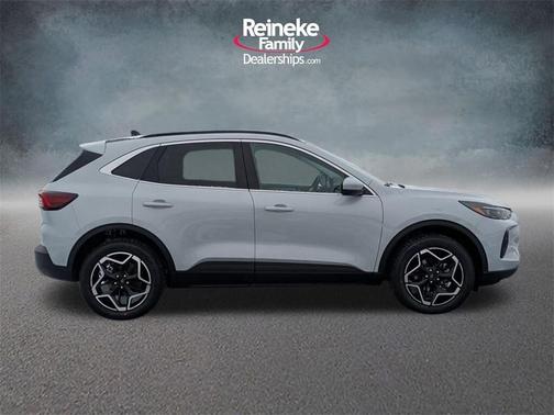 2026 Ford Escape Platinum