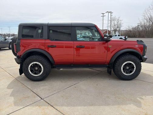 Hot Pepper Red Metallic Tinted Clearcoat 2023 Ford Bronco Badlands
