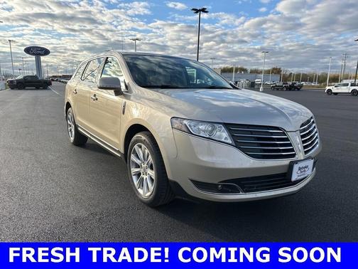 2017 Lincoln MKT Base