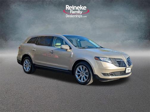 2017 Lincoln MKT Base