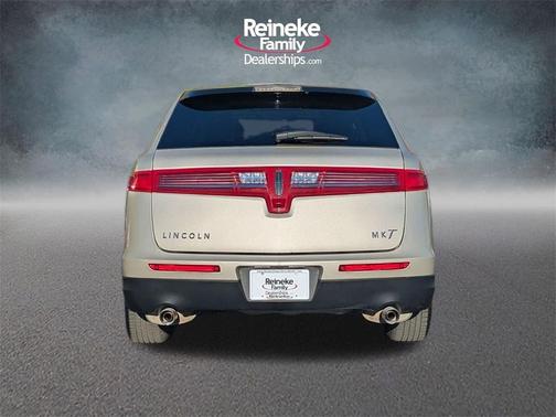 2017 Lincoln MKT Base