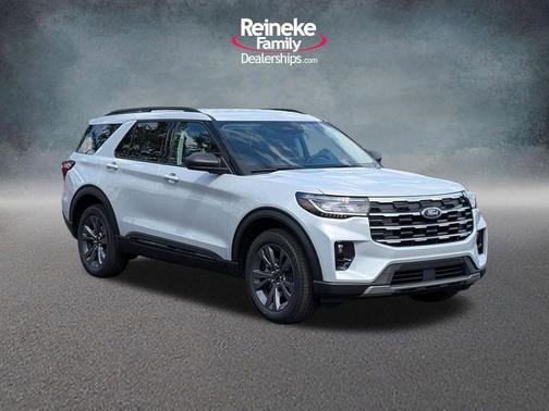 Space White Metallic 2026 Ford Explorer Active