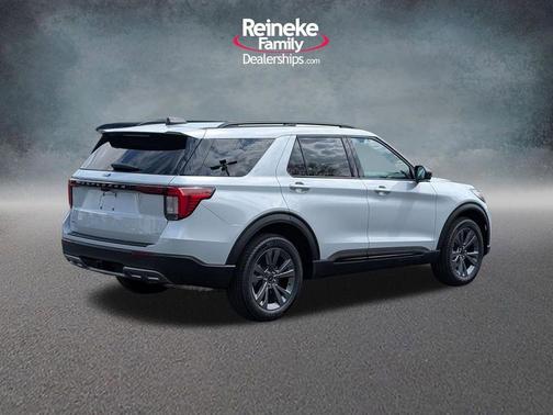 Space White Metallic 2026 Ford Explorer Active