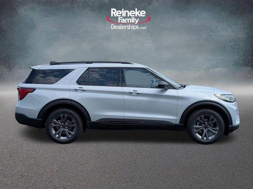 Space White Metallic 2026 Ford Explorer Active