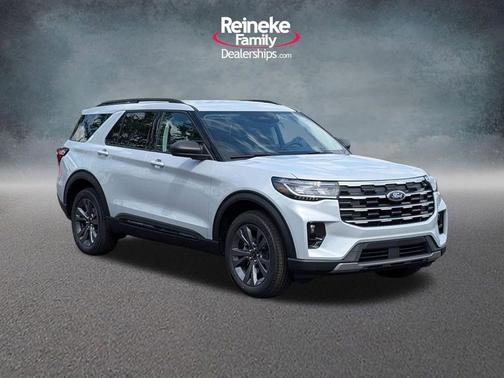 Space White Metallic 2026 Ford Explorer Active