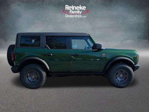 Eruption Green Metallic 2025 Ford Bronco Badlands