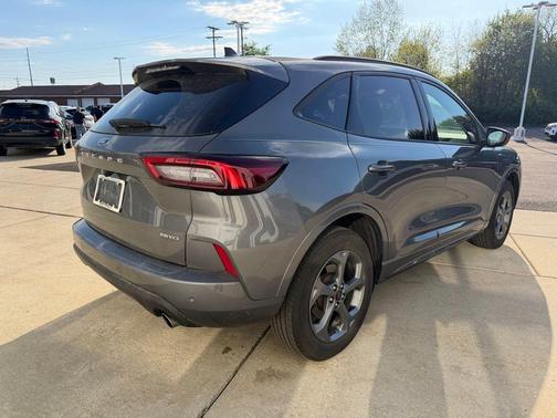 Carbonized Gray Metallic 2024 Ford Escape ST-Line