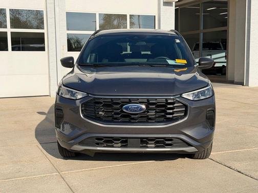 Carbonized Gray Metallic 2024 Ford Escape ST-Line