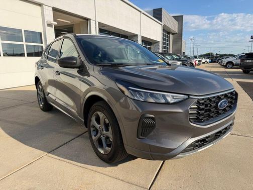 Carbonized Gray Metallic 2024 Ford Escape ST-Line