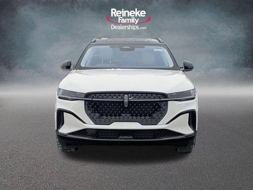 White Platinum Tri-Coat Metallic 2026 Lincoln Nautilus Reserve