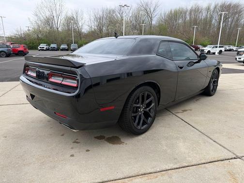 Pitch Black Clearcoat 2023 Dodge Challenger R/T