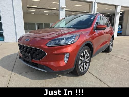 2020 Ford Escape Titanium Hybrid