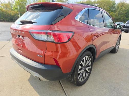 2020 Ford Escape Titanium Hybrid