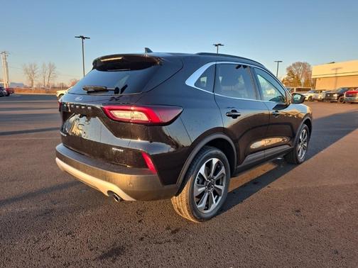 2025 Ford Escape Platinum