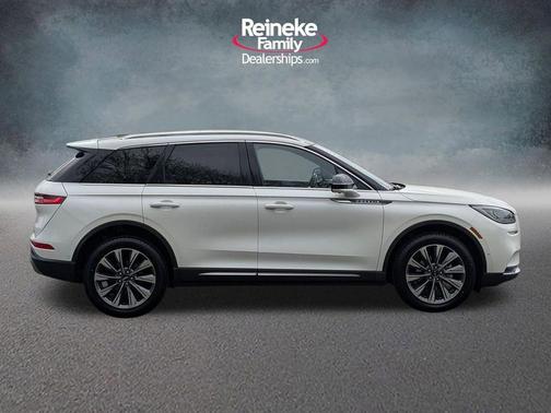 White 2021 Lincoln Corsair Reserve