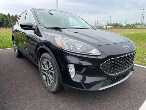 Black Metallic 2022 Ford Escape SEL