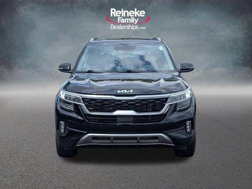 Cherry Black 2023 Kia Seltos SX