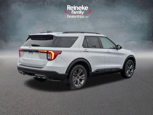 Space White Metallic 2026 Ford Explorer Active