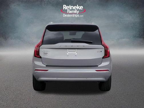 2025 Volvo XC90 B5 Plus