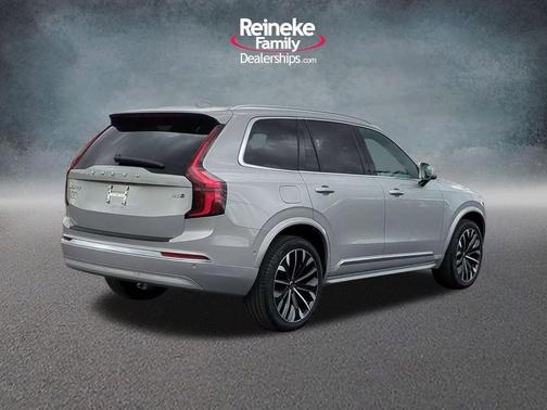 2025 Volvo XC90 B5 Plus