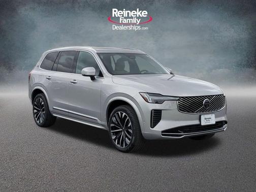 2025 Volvo XC90 B5 Plus