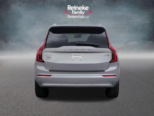 2025 Volvo XC90 B5 Plus