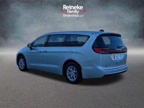 2024 Chrysler Pacifica Touring-L