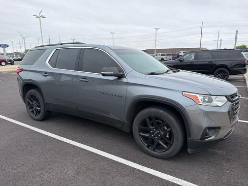 Satin Steel Metallic 2021 Chevrolet Traverse LT Cloth