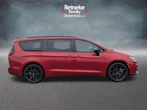 2025 Chrysler Pacifica Limited