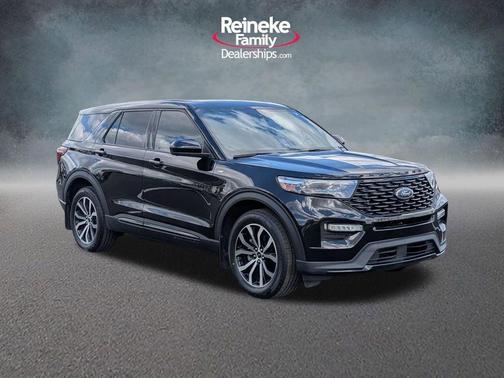 Agate Black Metallic 2022 Ford Explorer ST-Line