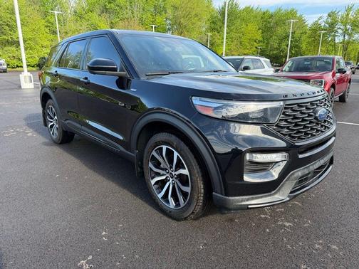 Agate Black Metallic 2022 Ford Explorer ST-Line