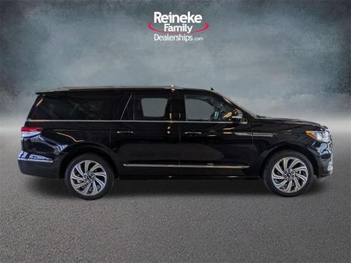 2022 Lincoln Navigator L Reserve