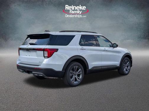 Space White Metallic 2026 Ford Explorer Active
