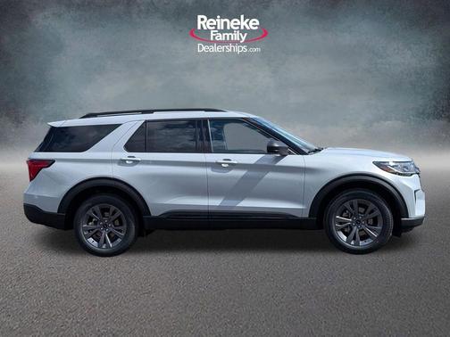 Space White Metallic 2026 Ford Explorer Active