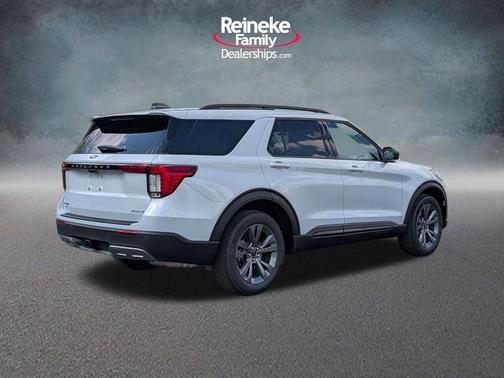 Space White Metallic 2026 Ford Explorer Active