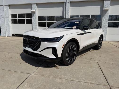 2025 Lincoln Nautilus Reserve