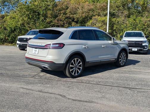 2019 Lincoln Nautilus Select